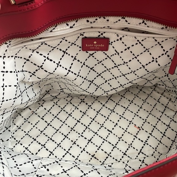Kate Spade pillboxred (617) WKRU2931 Newbury lane with dust bag. - Picture 6 of 9